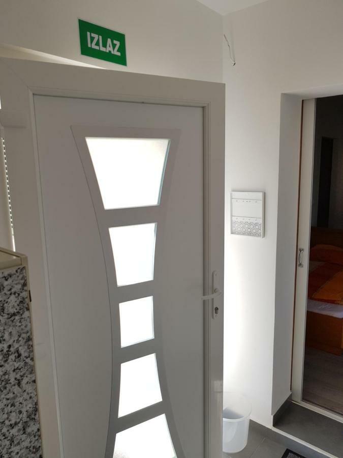 Apartment Brigitte Vrsi Exterior photo